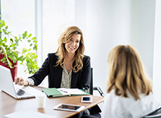 Entretien professionnel entre deux femmes - MACSF