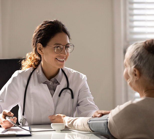 Praticien hospitalier cessant son activité : une obligation de non-concurrence peut-elle lui être opposée ? - MACSF